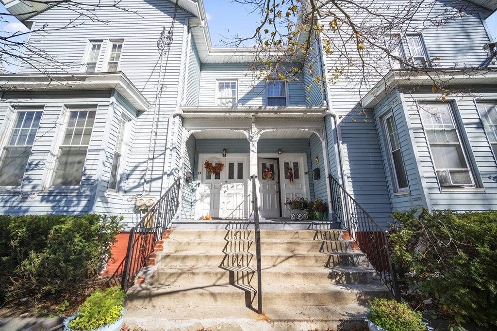 Lynn, Massachusetts, 01902, United States, 5 Bedrooms Bedrooms, ,3 BathroomsBathrooms,Residential,For Sale,1996647