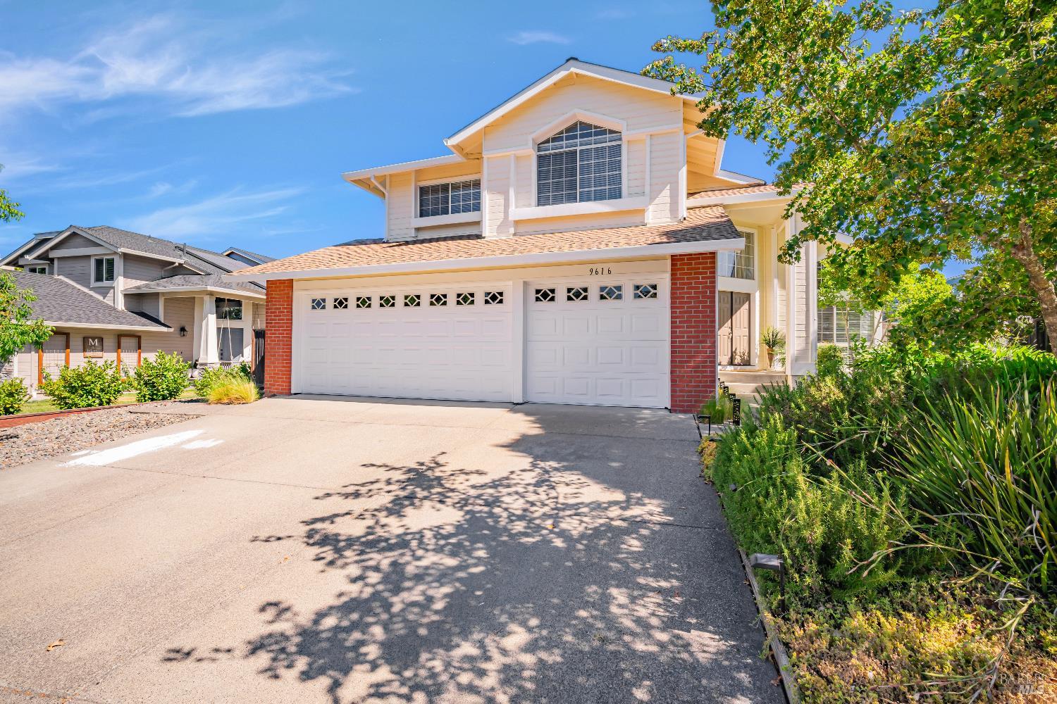 Windsor, California, 95492, United States, 3 Bedrooms Bedrooms, ,3 BathroomsBathrooms,Residential,For Sale,1925439