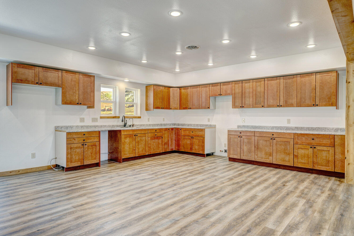 Wyarno, Wyoming, 82845, United States, 6 Bedrooms Bedrooms, ,3 BathroomsBathrooms,Residential,For Sale,1941792