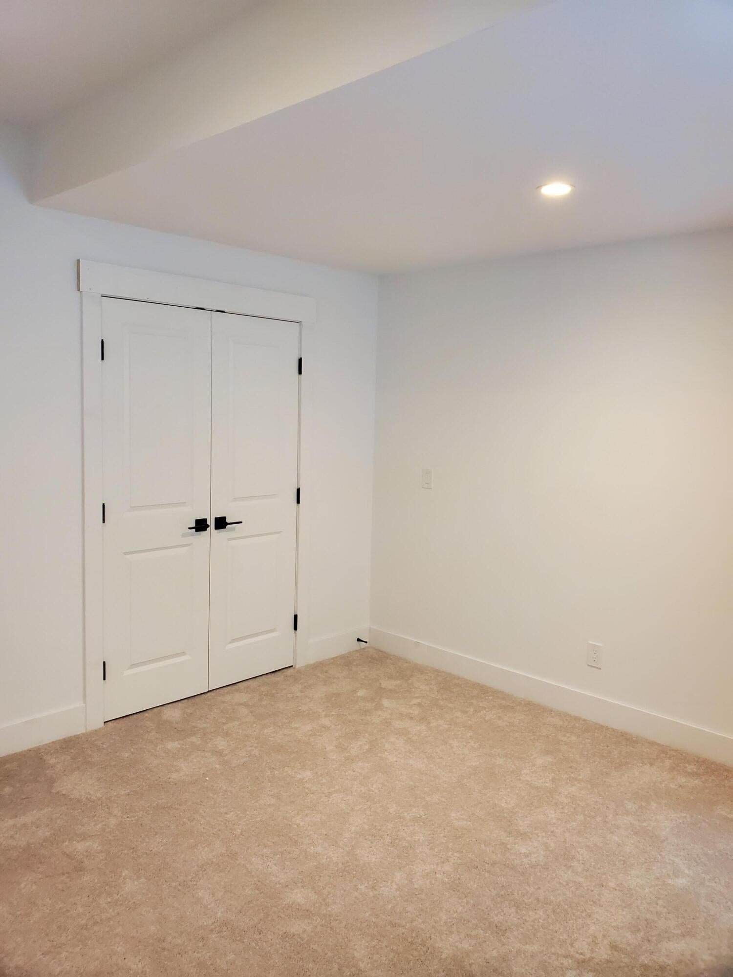 Allegan, Michigan, 49010, United States, 6 Bedrooms Bedrooms, ,4 BathroomsBathrooms,Residential,For Sale,1827458