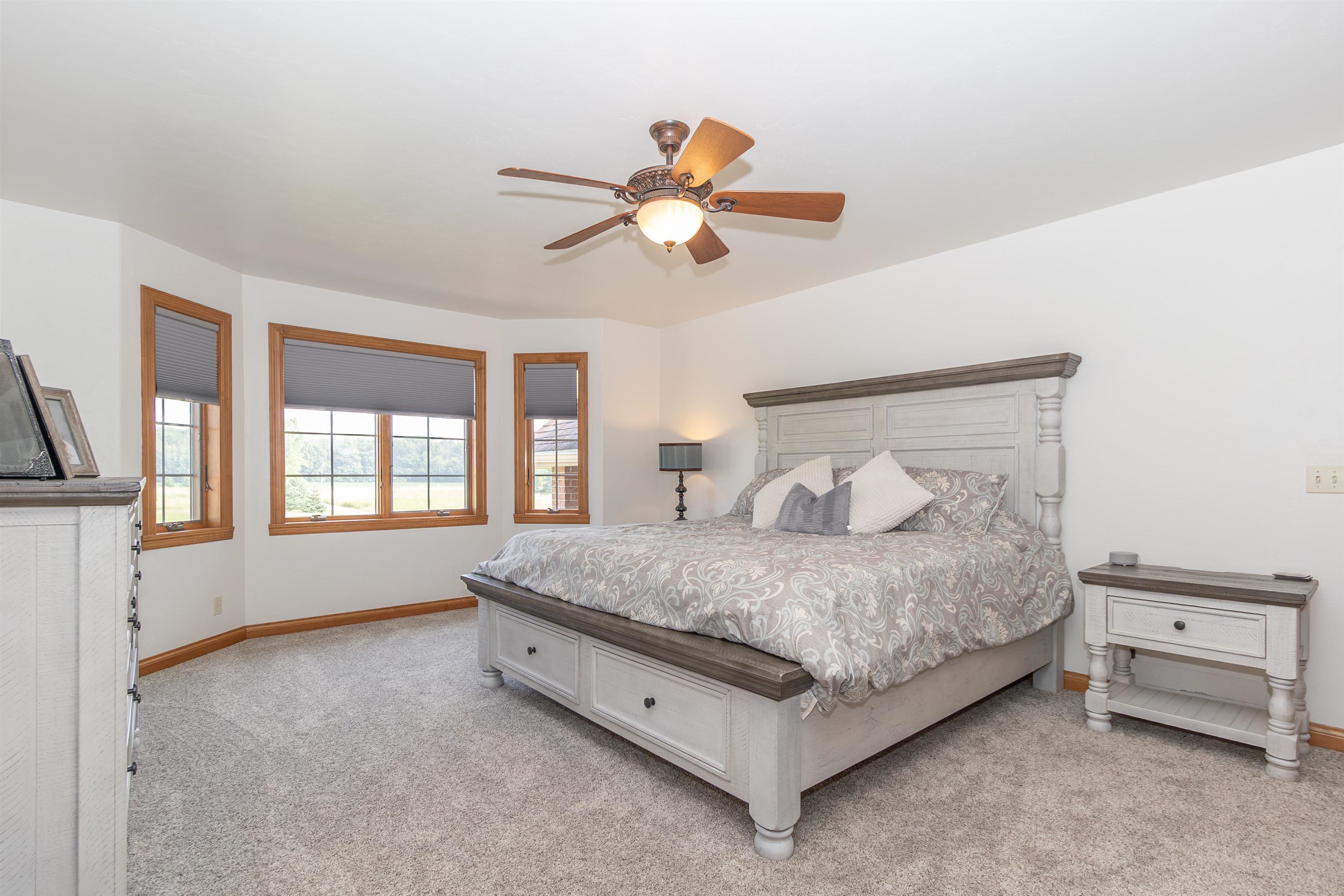SEYMOUR, Wisconsin, 54115, United States, 4 Bedrooms Bedrooms, ,4 BathroomsBathrooms,Residential,For Sale,1926224
