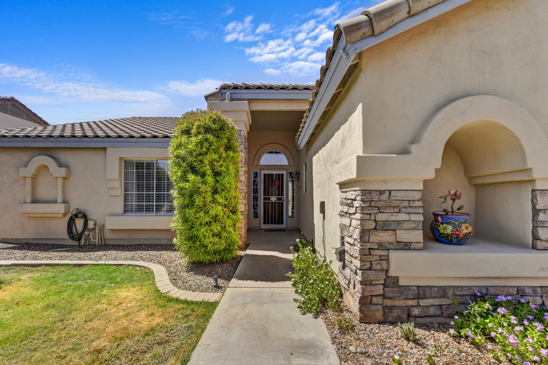  Camelot Village - 物件實景