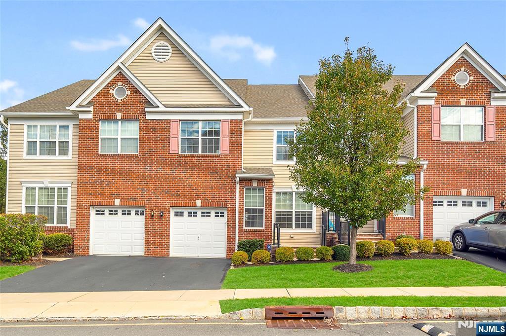 North Brunswick, New Jersey, 08902, United States, 3 Bedrooms Bedrooms, ,4 BathroomsBathrooms,Residential,For Sale,1987579