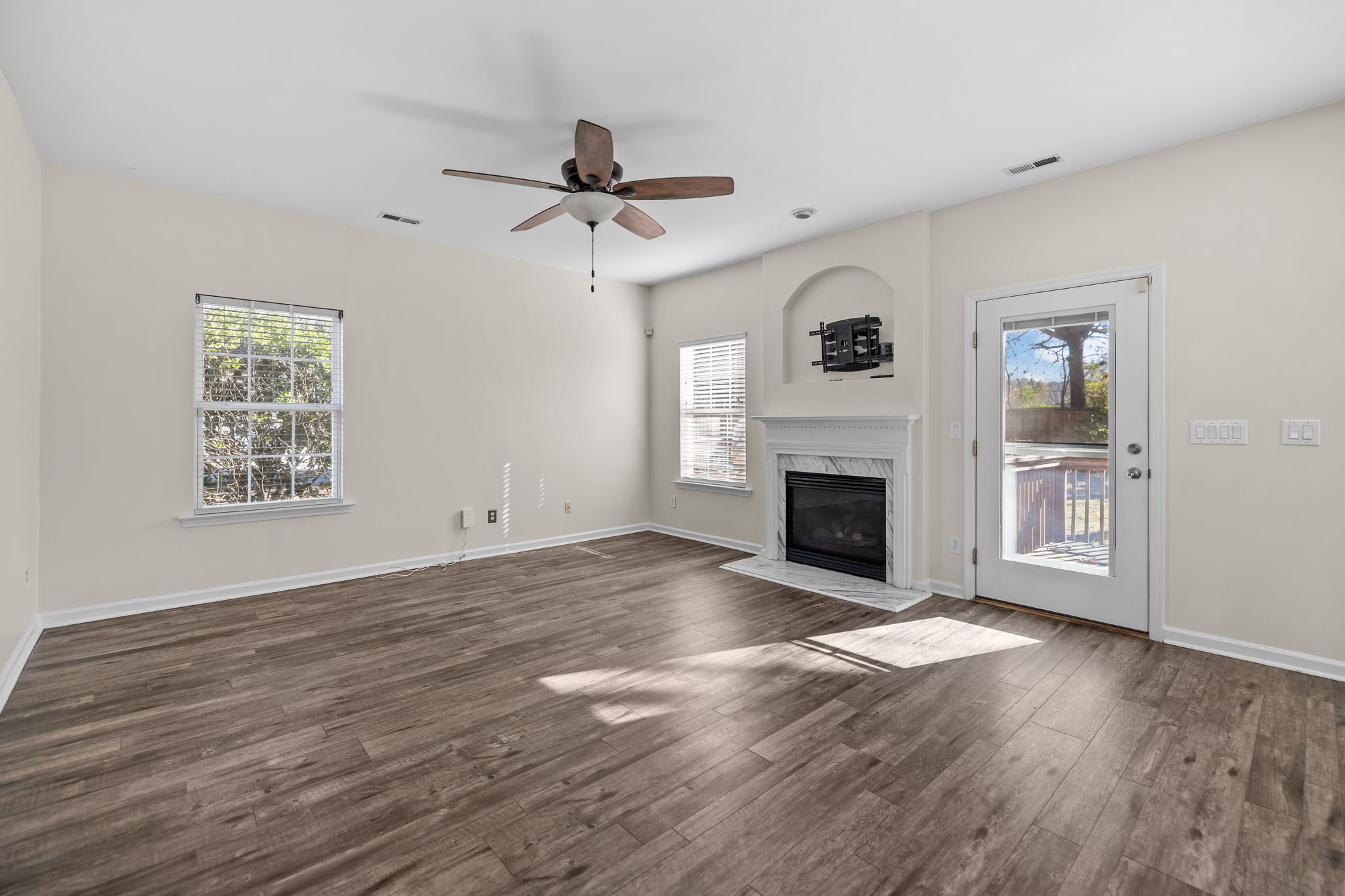 Matthews, North Carolina, 28105, United States, 6 Bedrooms Bedrooms, ,3 BathroomsBathrooms,Residential,For Sale,2005712