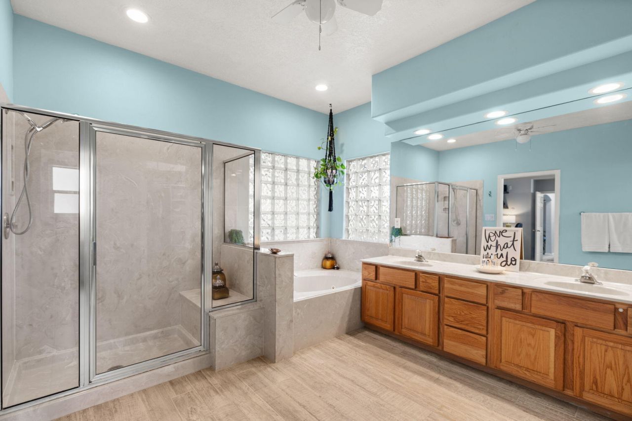 Albuquerque, New Mexico, 87122, United States, 3 Bedrooms Bedrooms, ,2 BathroomsBathrooms,Residential,For Sale,1992964