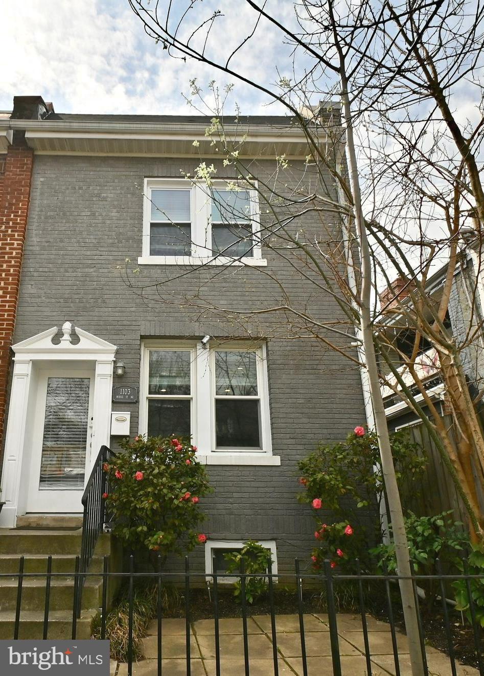 Washington, District of Columbia, 20002, United States, 3 Bedrooms Bedrooms, ,4 BathroomsBathrooms,Residential,For Sale,1931159