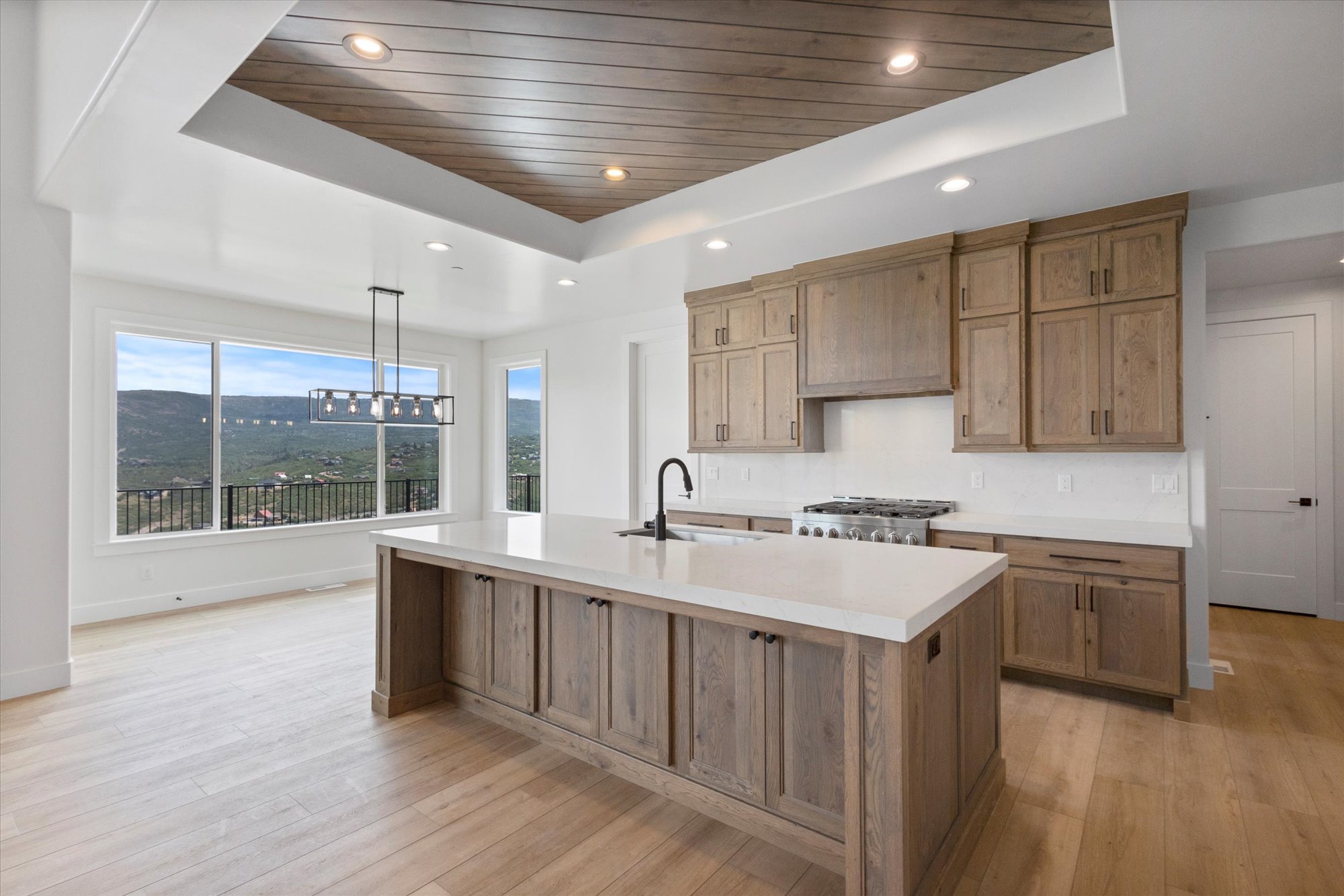 Heber, Utah, 84032, United States, 5 Bedrooms Bedrooms, ,3 BathroomsBathrooms,Residential,For Sale,1976197