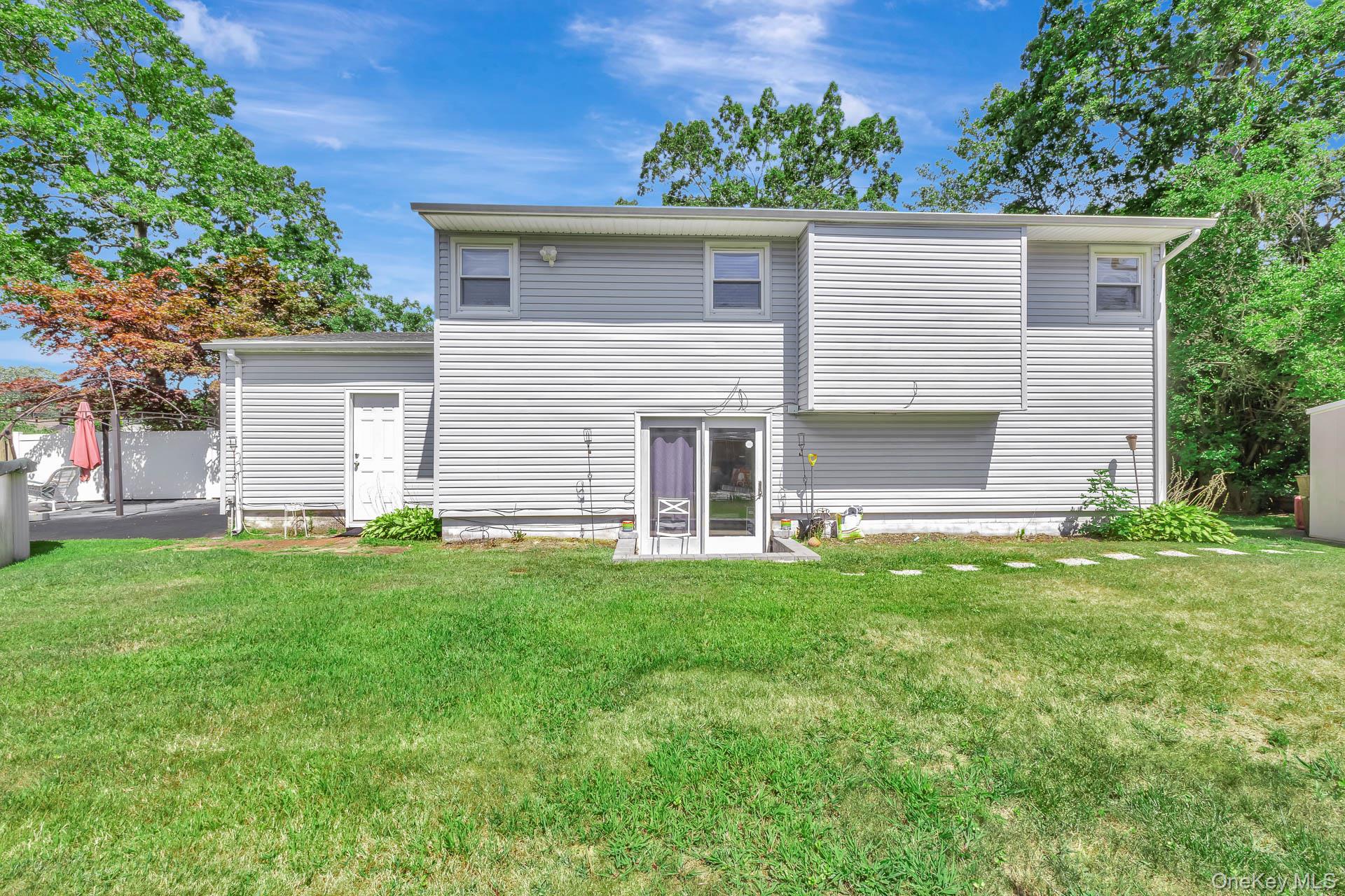 Shirley, New York, 11967, United States, 4 Bedrooms Bedrooms, ,4 BathroomsBathrooms,Residential,For Sale,1924990