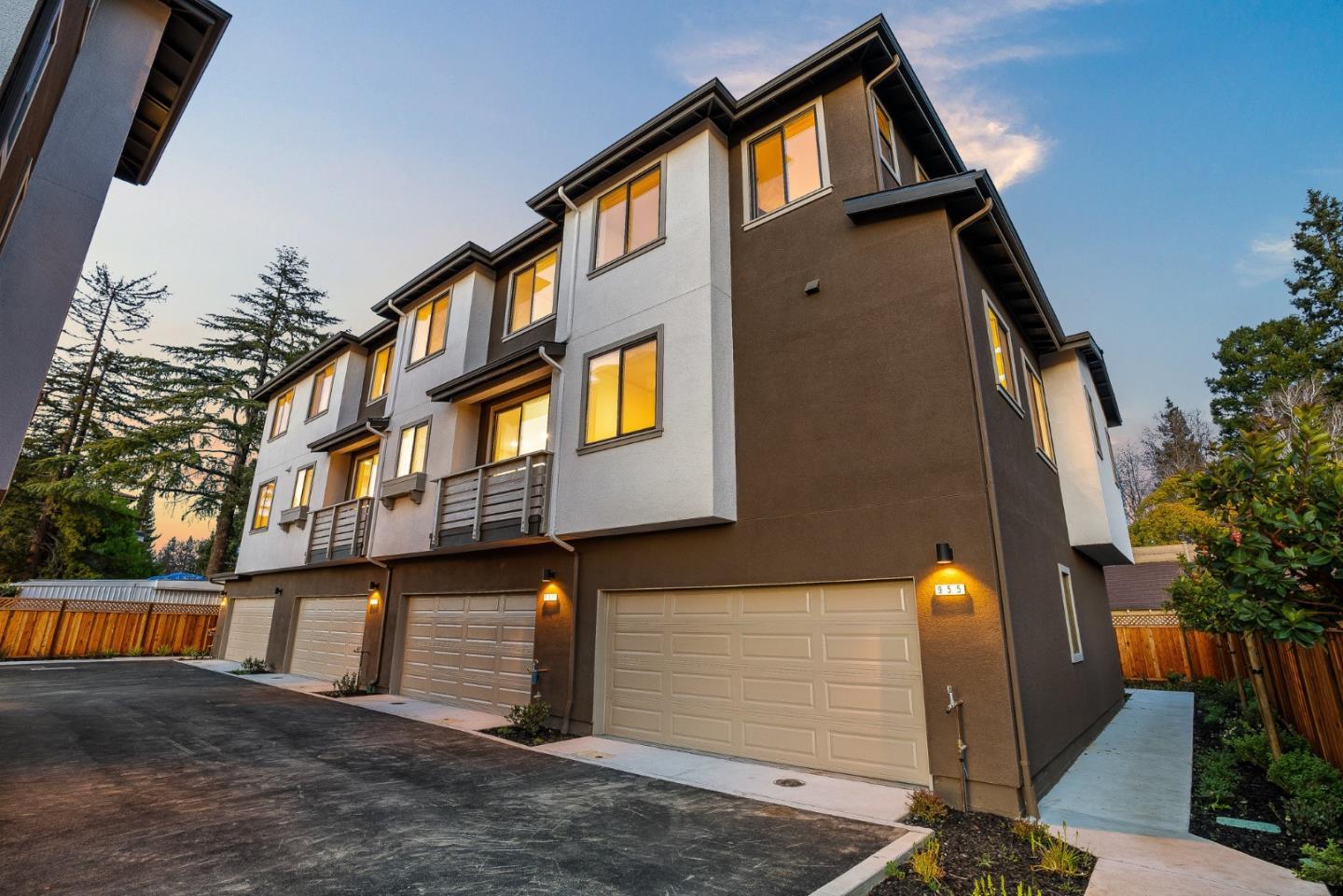 Redwood City, California, 94061, United States, 4 Bedrooms Bedrooms, ,3 BathroomsBathrooms,Residential,For Sale,1988183