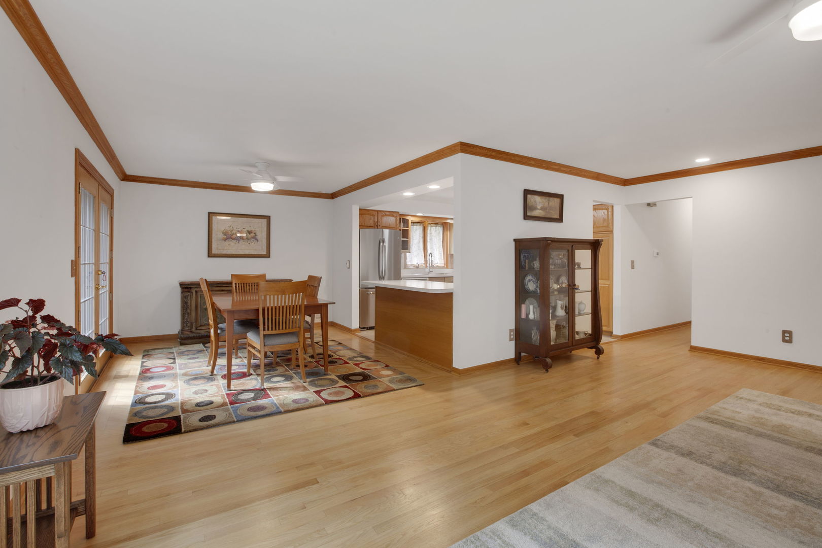 Geneva, Illinois, 60134, United States, 4 Bedrooms Bedrooms, ,3 BathroomsBathrooms,Residential,For Sale,1932749