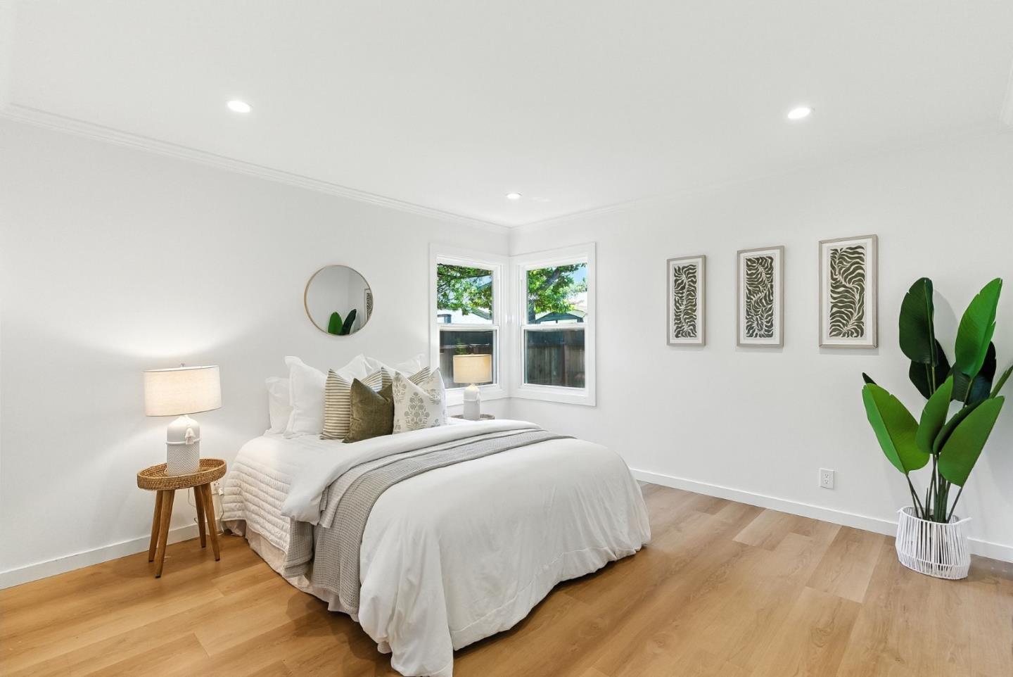 Redwood City, California, 94063, United States, 2 Bedrooms Bedrooms, ,1 BathroomBathrooms,Residential,For Sale,1885449