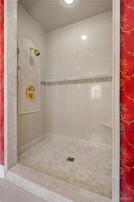 Charleston, Missouri, 63834, United States, 5 Bedrooms Bedrooms, ,4 BathroomsBathrooms,Residential,For Sale,1938215
