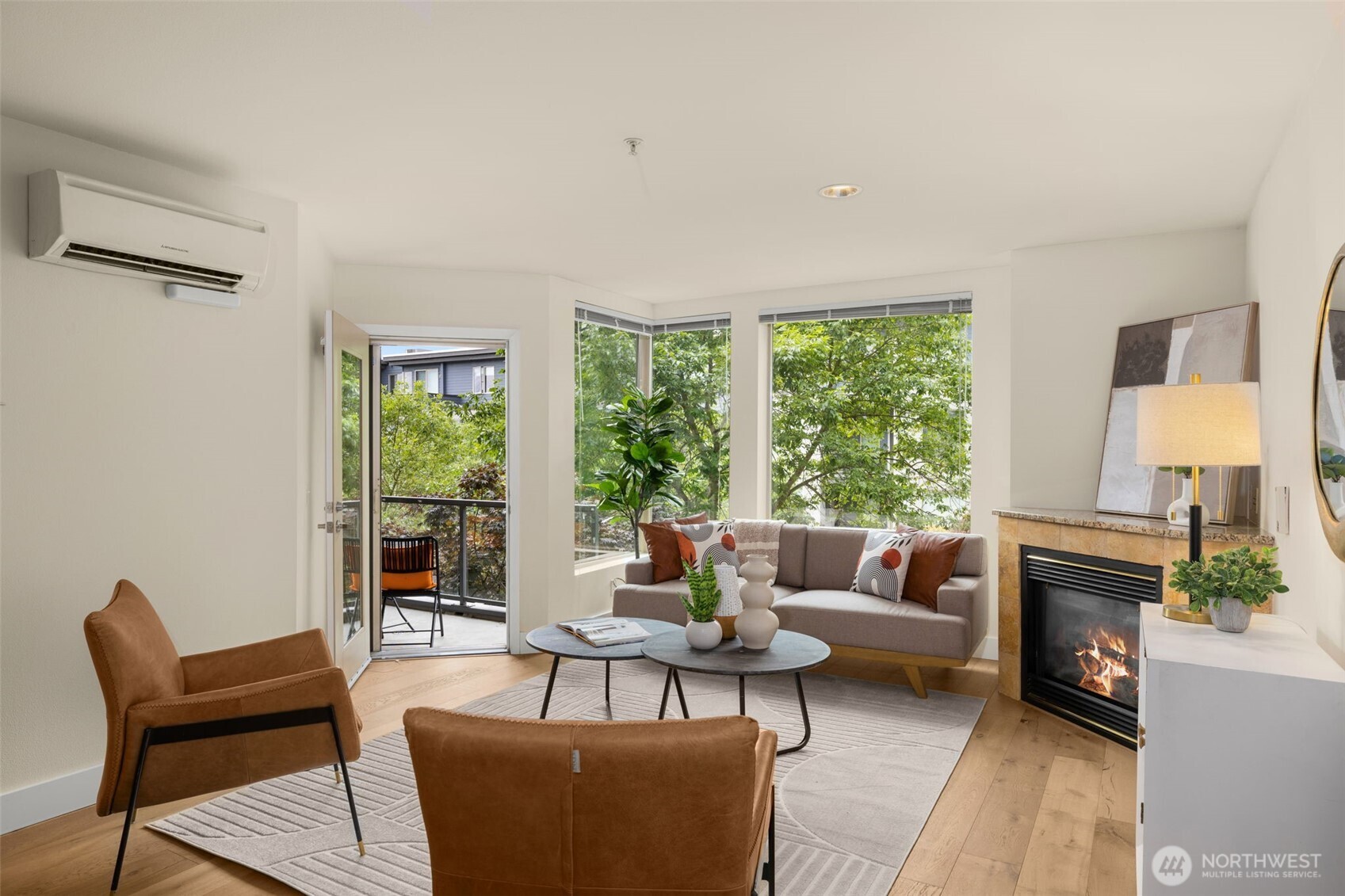 Kirkland, Washington, 98033, United States, 2 Bedrooms Bedrooms, ,2 BathroomsBathrooms,Residential,For Sale,1885386