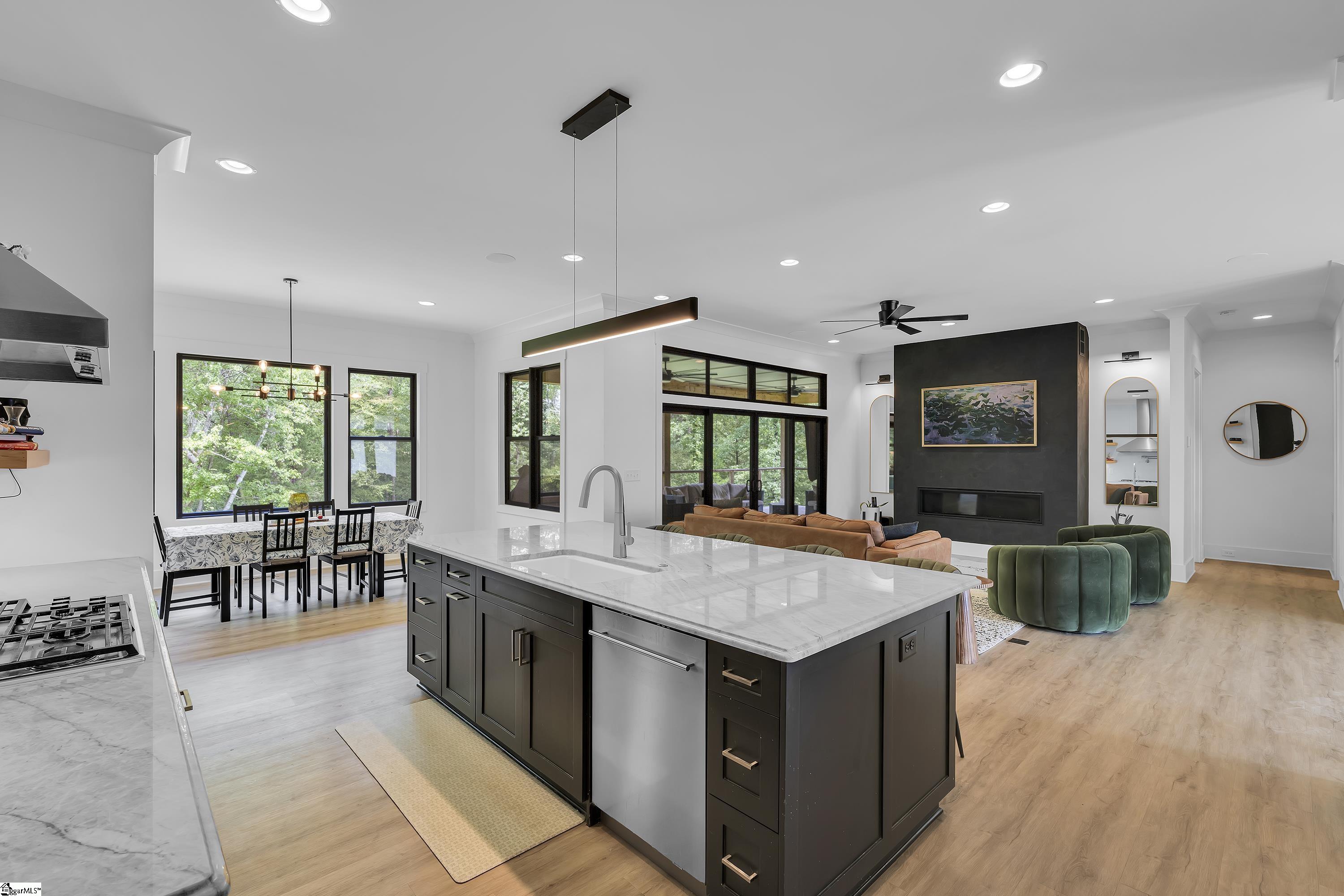Simpsonville, South Carolina, 29681, United States, 5 Bedrooms Bedrooms, ,5 BathroomsBathrooms,Residential,For Sale,1913796
