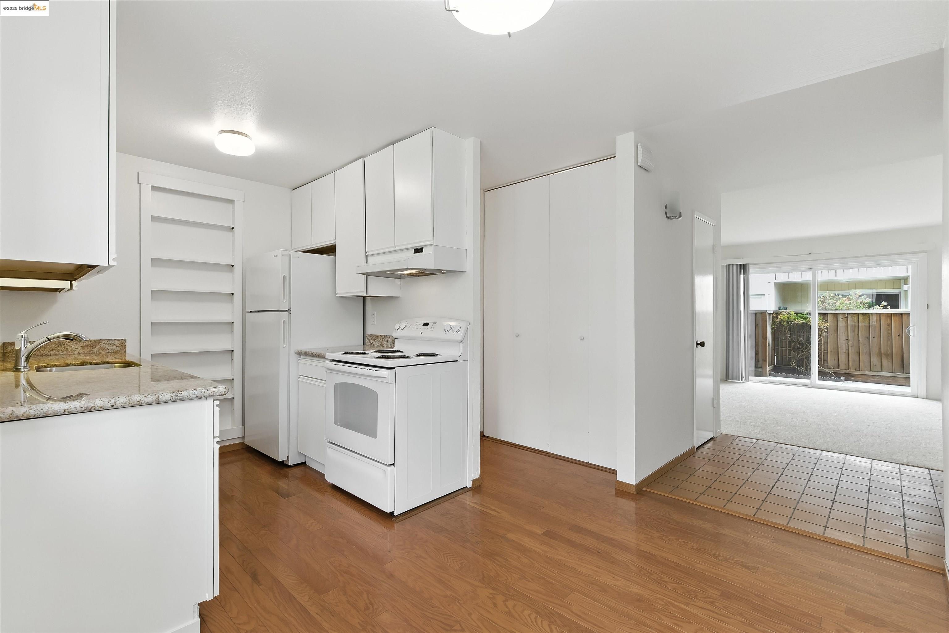 San Leandro, California, 94577, United States, 2 Bedrooms Bedrooms, ,2 BathroomsBathrooms,Residential,For Sale,1900911
