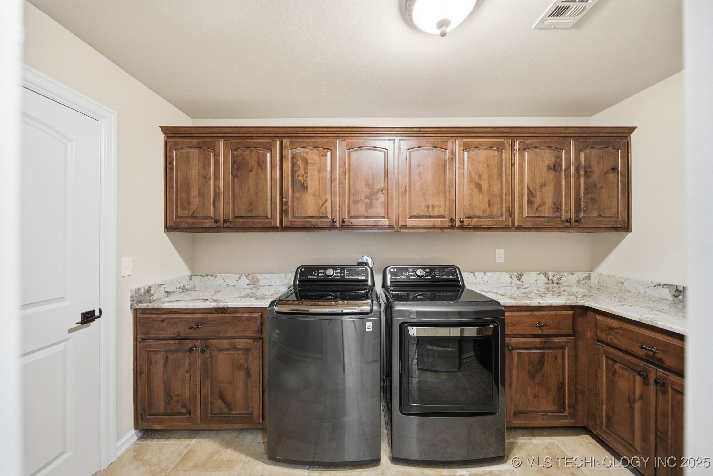 Broken Arrow, Oklahoma, 74014, United States, 4 Bedrooms Bedrooms, ,3 BathroomsBathrooms,Residential,For Sale,1992864