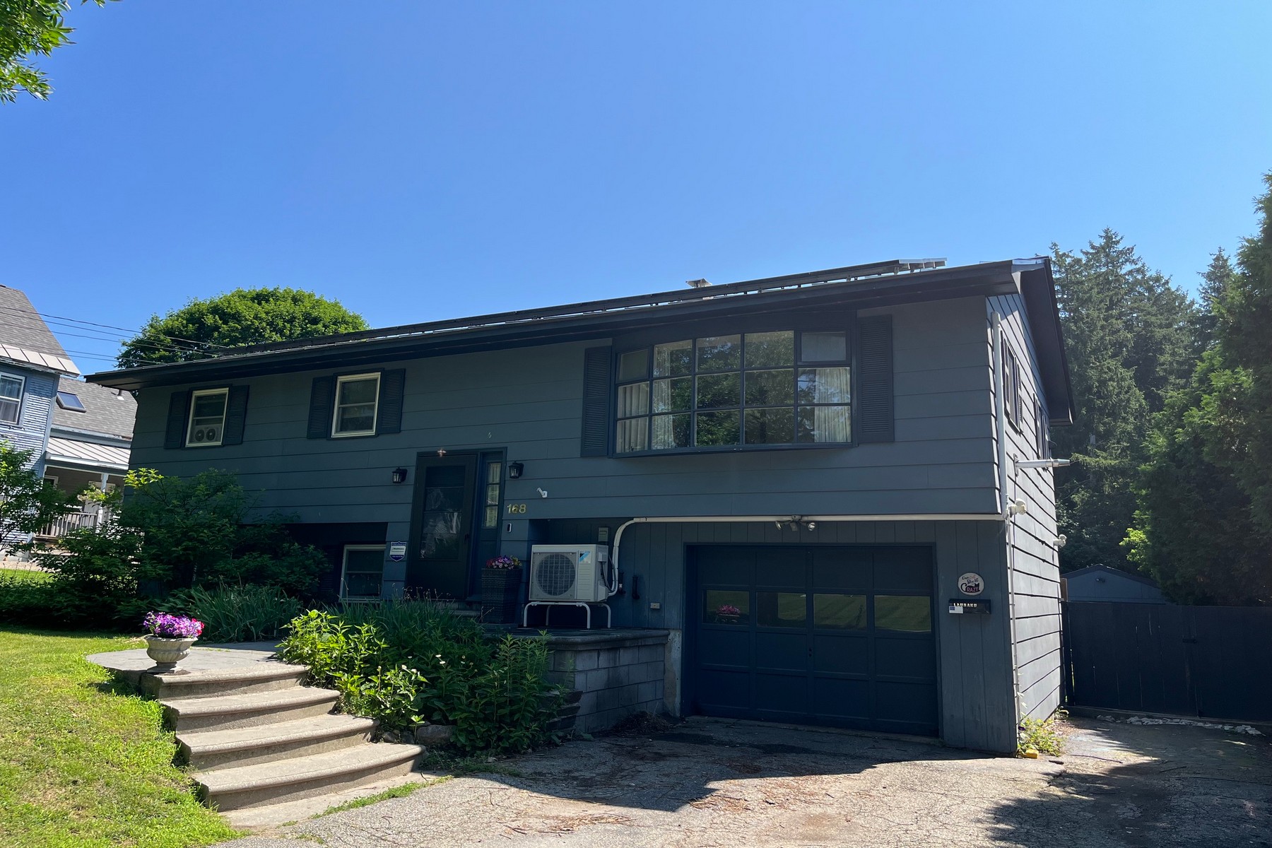  168 Lincoln Avenue - 物件實景