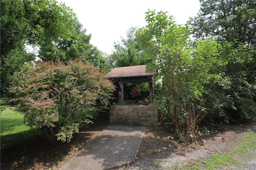 Whitehall Twp, Pennsylvania, 18052, United States, 6 Bedrooms Bedrooms, ,4 BathroomsBathrooms,Residential,For Sale,1931733