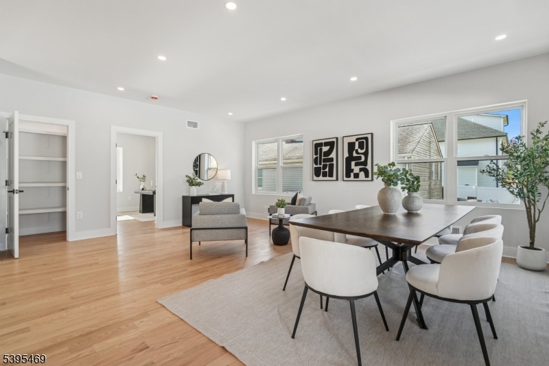 New Providence Boro, New Jersey, 07974, United States, 6 Bedrooms Bedrooms, ,6 BathroomsBathrooms,Residential,For Sale,2001991