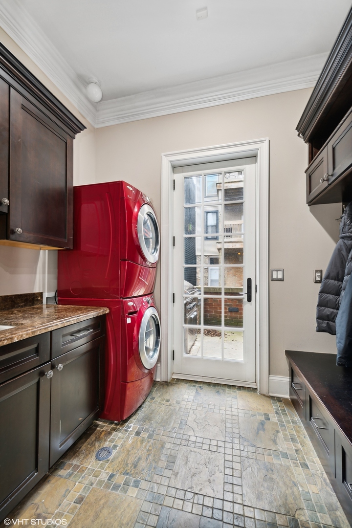 1515 N North Park Avenue, Chicago, Illinois, 60610, United States, 7 Bedrooms Bedrooms, ,6 BathroomsBathrooms,Residential,For Sale,1515 N North Park Avenue,1247727