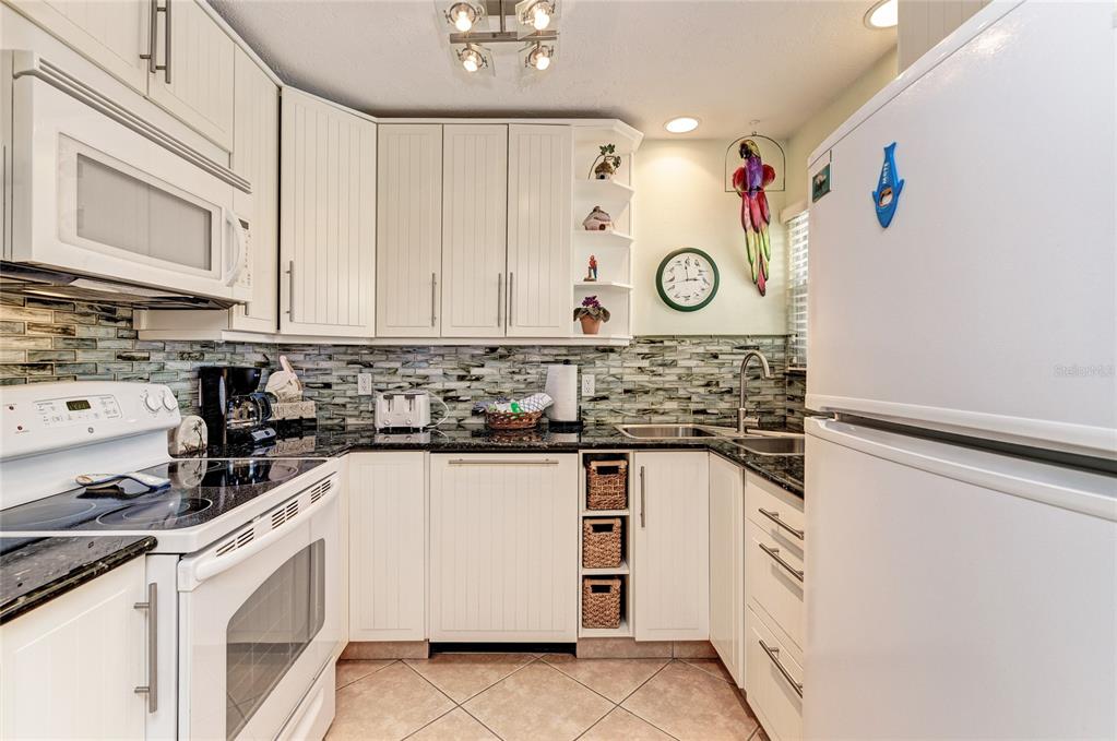 Longboat Key, Florida, 34228, United States, 2 Bedrooms Bedrooms, ,2 BathroomsBathrooms,Residential,For Sale,2003036