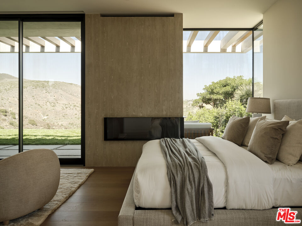 Malibu, California, 90265, United States, 4 Bedrooms Bedrooms, ,4 BathroomsBathrooms,Residential,For Sale,1918015