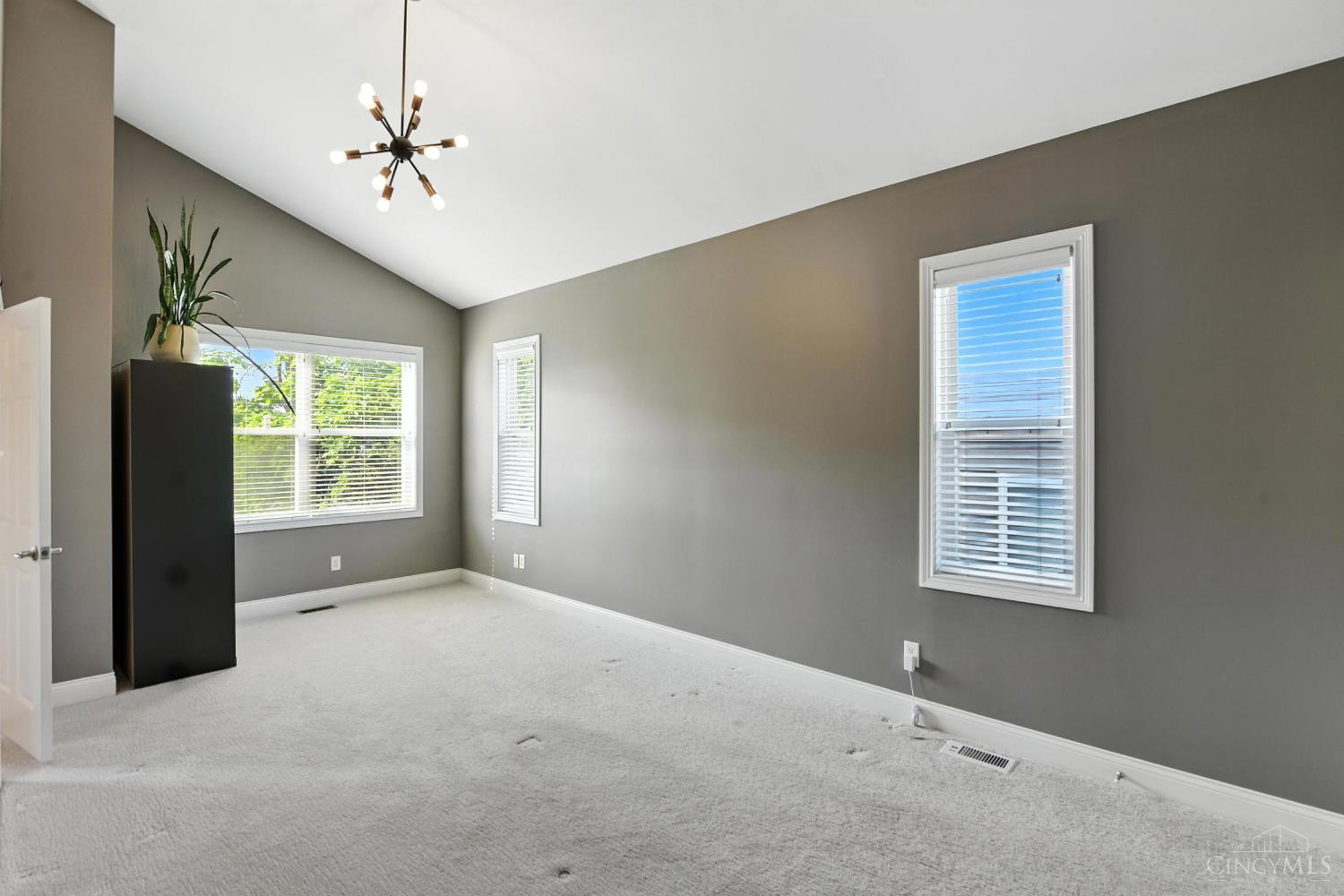 Cincinnati, Ohio, 45226, United States, 3 Bedrooms Bedrooms, ,4 BathroomsBathrooms,Residential,For Sale,1907461