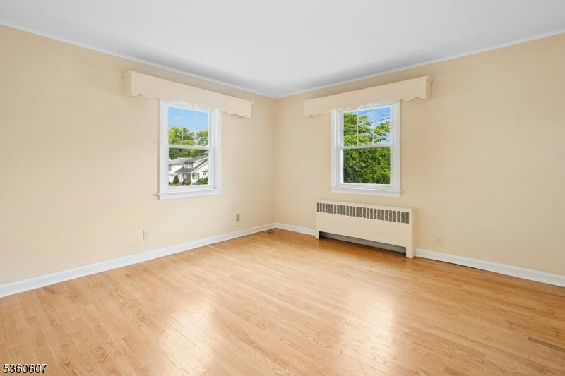 Garwood Boro, New Jersey, 07027, United States, 5 Bedrooms Bedrooms, ,4 BathroomsBathrooms,Residential,For Sale,1835599