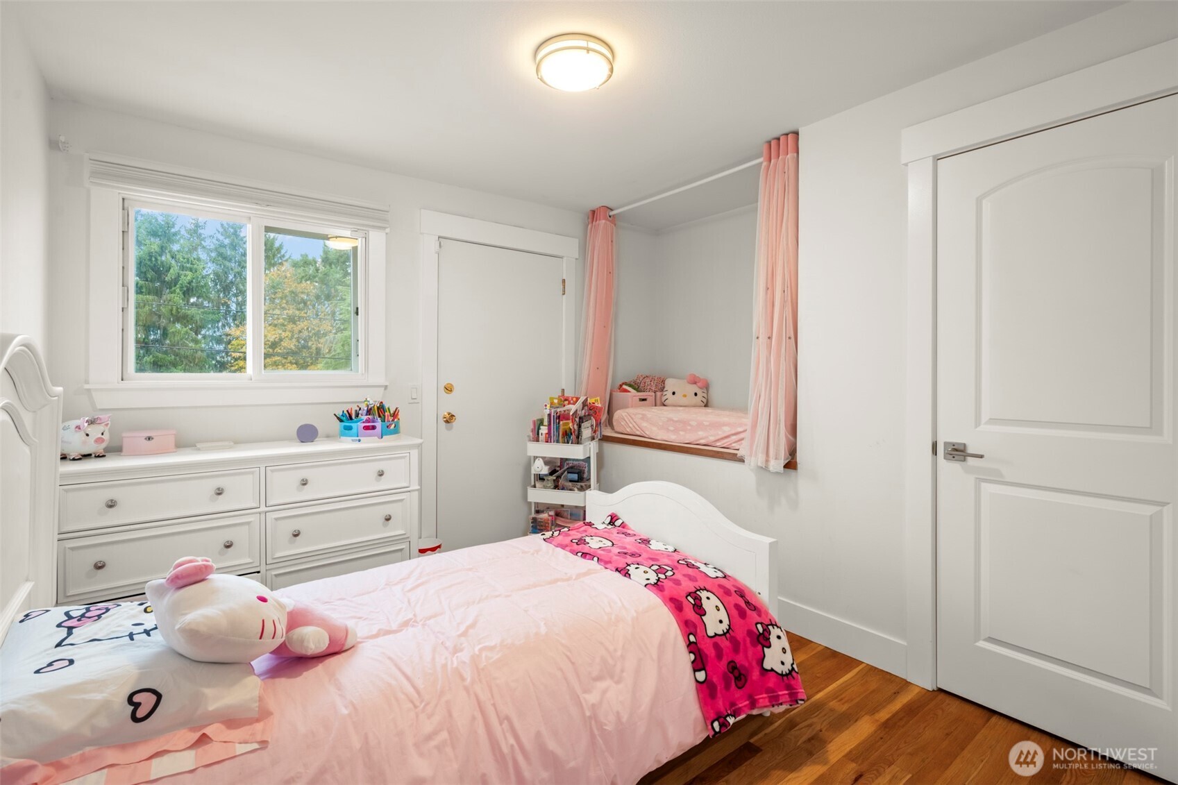 Des Moines, Washington, 98198, United States, 4 Bedrooms Bedrooms, ,2 BathroomsBathrooms,Residential,For Sale,1987867