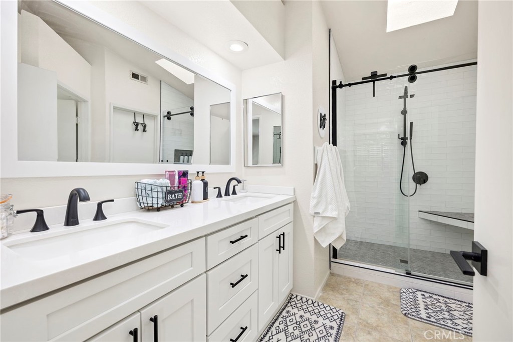 Hemet, California, 92544, United States, 4 Bedrooms Bedrooms, ,3 BathroomsBathrooms,Residential,For Sale,1988579