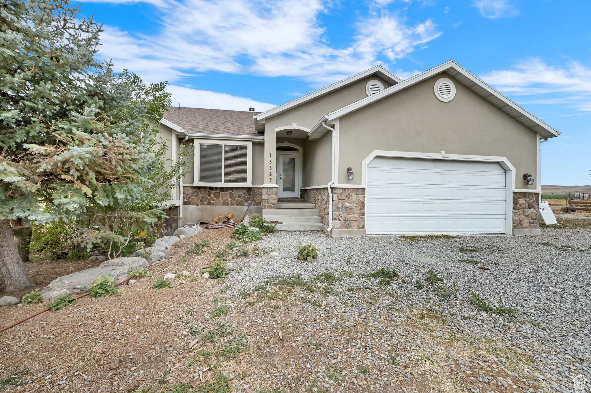 Tremonton, Utah, 84337, United States, 4 Bedrooms Bedrooms, ,3 BathroomsBathrooms,Residential,For Sale,1924806