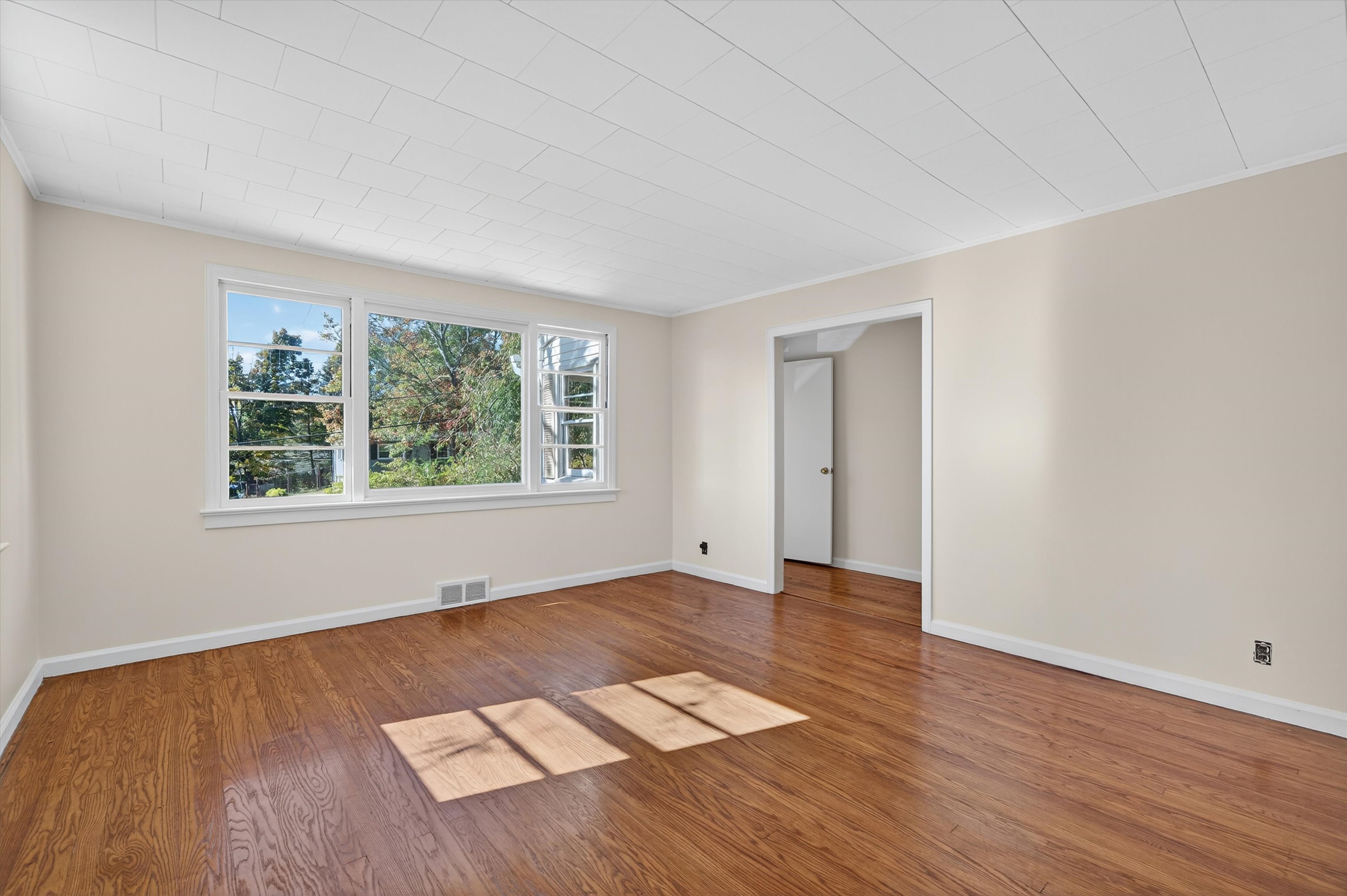 Monroe, New York, 10950, United States, 3 Bedrooms Bedrooms, ,2 BathroomsBathrooms,Residential,For Sale,1983456