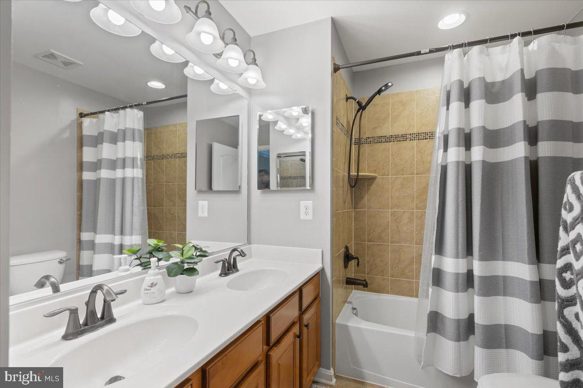 Leesburg, Virginia, 20176, United States, 3 Bedrooms Bedrooms, ,4 BathroomsBathrooms,Residential,For Sale,2003528