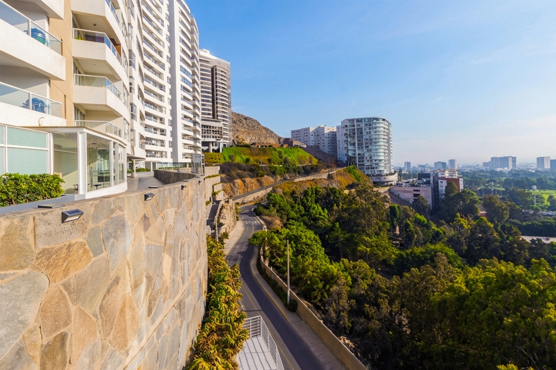  Exclusive penthouse with panoramic views in a prime location in CERROS DE CAMACH - 物件實景