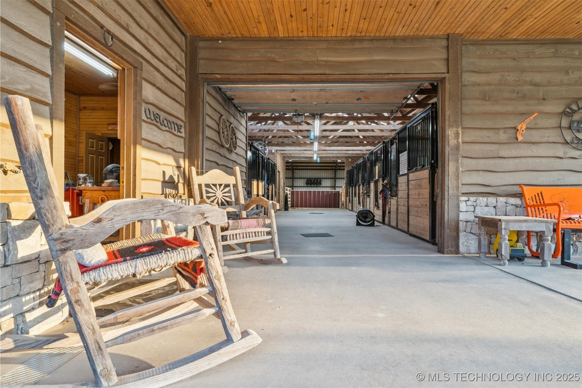 Mounds, Oklahoma, 74047, United States, 4 Bedrooms Bedrooms, ,6 BathroomsBathrooms,Residential,For Sale,1960960