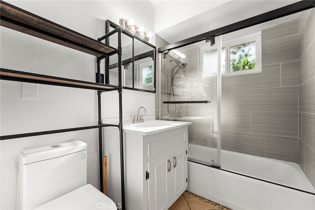 San Bernardino, California, 92404, United States, 3 Bedrooms Bedrooms, ,2 BathroomsBathrooms,Residential,For Sale,1978496