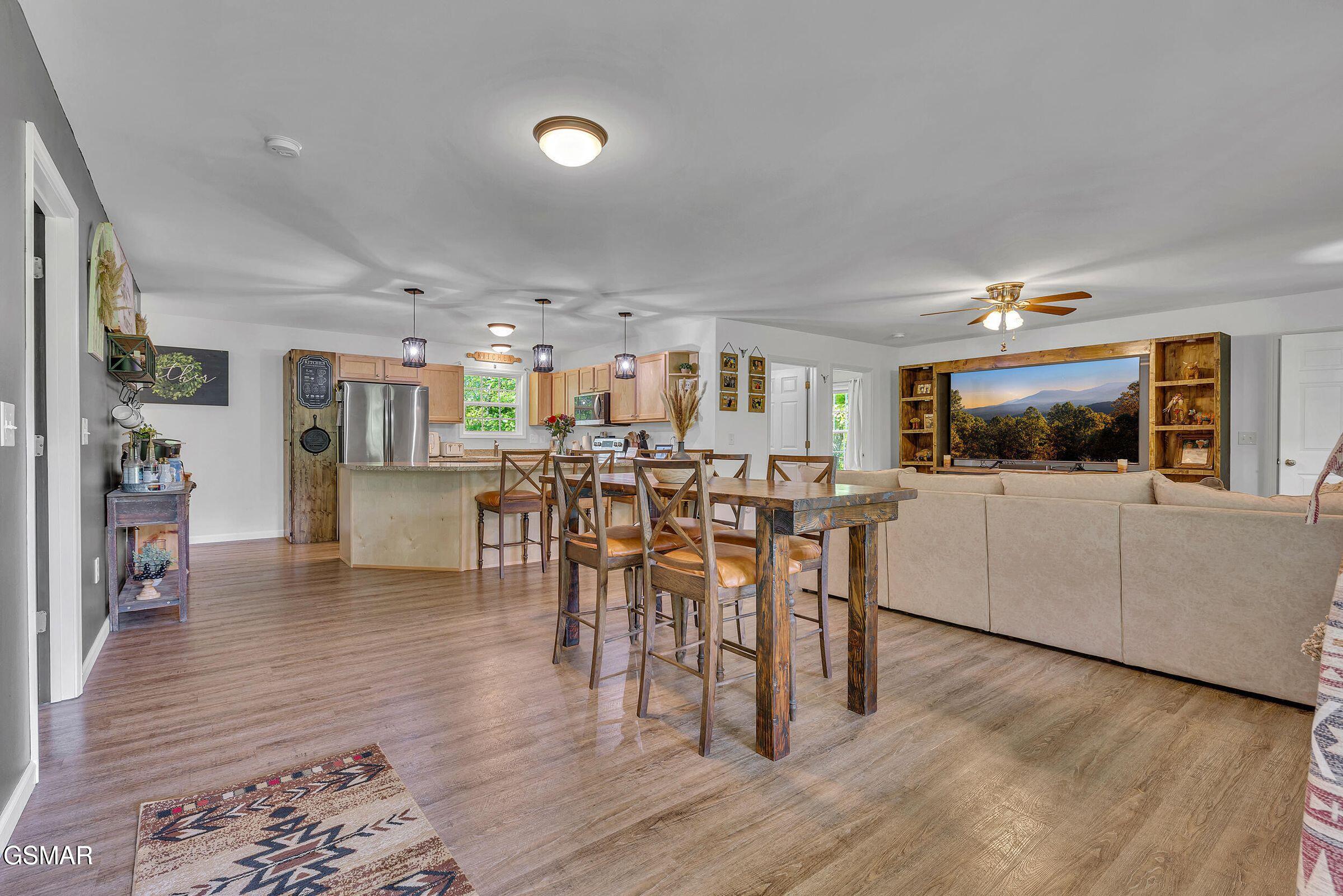 Bybee, Tennessee, 37713, United States, 4 Bedrooms Bedrooms, ,2 BathroomsBathrooms,Residential,For Sale,1980486