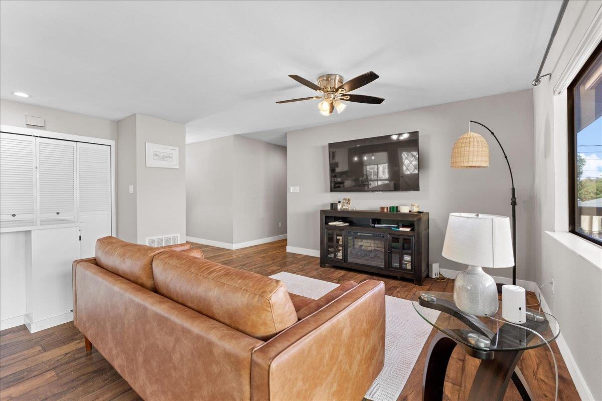 Rescue, California, 95672, United States, 3 Bedrooms Bedrooms, ,2 BathroomsBathrooms,Residential,For Sale,1976417