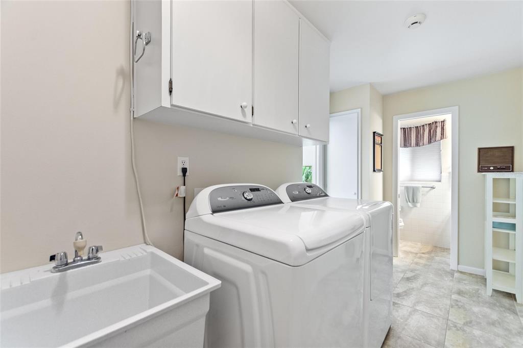 Winter Haven, Florida, 33881, United States, 4 Bedrooms Bedrooms, ,3 BathroomsBathrooms,Residential,For Sale,1911221