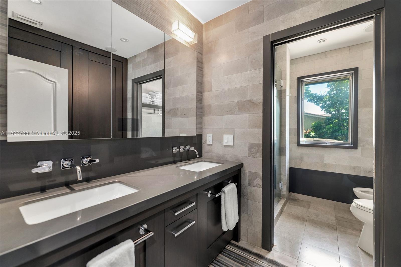 5077 N Bay Rd, Miami Beach, Florida, 33140, United States, 7 Bedrooms Bedrooms, ,7 BathroomsBathrooms,Residential,For Sale,5077 N Bay Rd,1566194