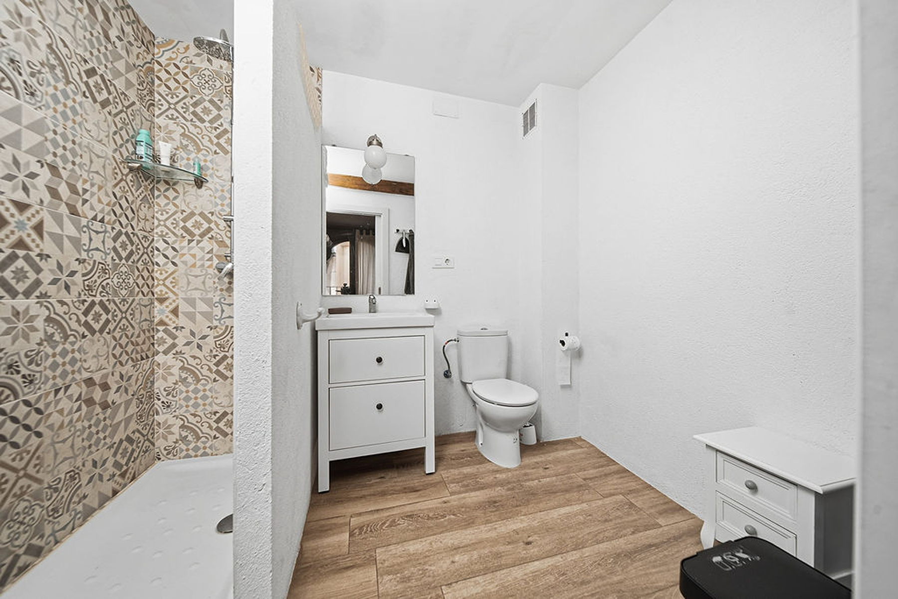  Charming 19th century stone house in the heart of L