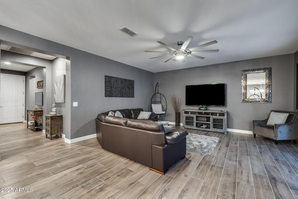 Peoria, Arizona, 85383, United States, 3 Bedrooms Bedrooms, ,Residential,For Sale,1982849