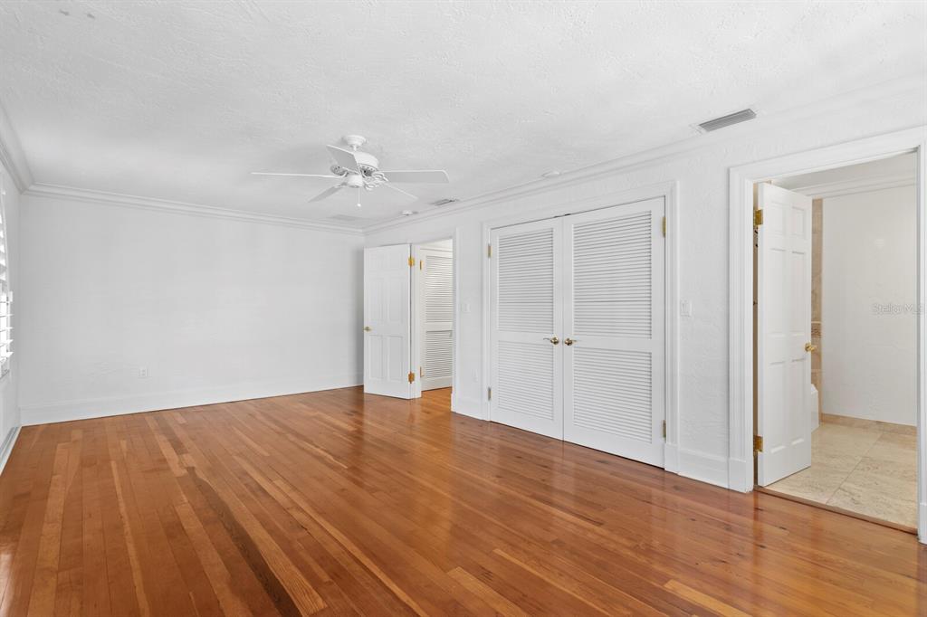 St Petersburg, Florida, 33704, United States, 4 Bedrooms Bedrooms, ,5 BathroomsBathrooms,Residential,For Sale,1794031