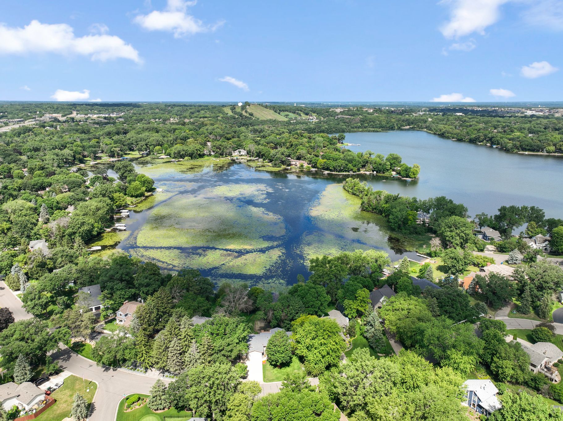  Exceptional Crystal Lake Retreat with Expansive Lakefront Living - 物件實景