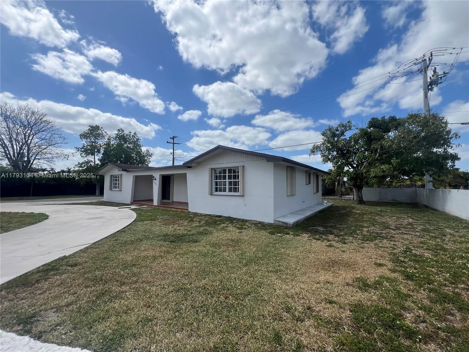 Miami, Florida, 33165, United States, 4 Bedrooms Bedrooms, ,2 BathroomsBathrooms,Residential,For Sale,1936864