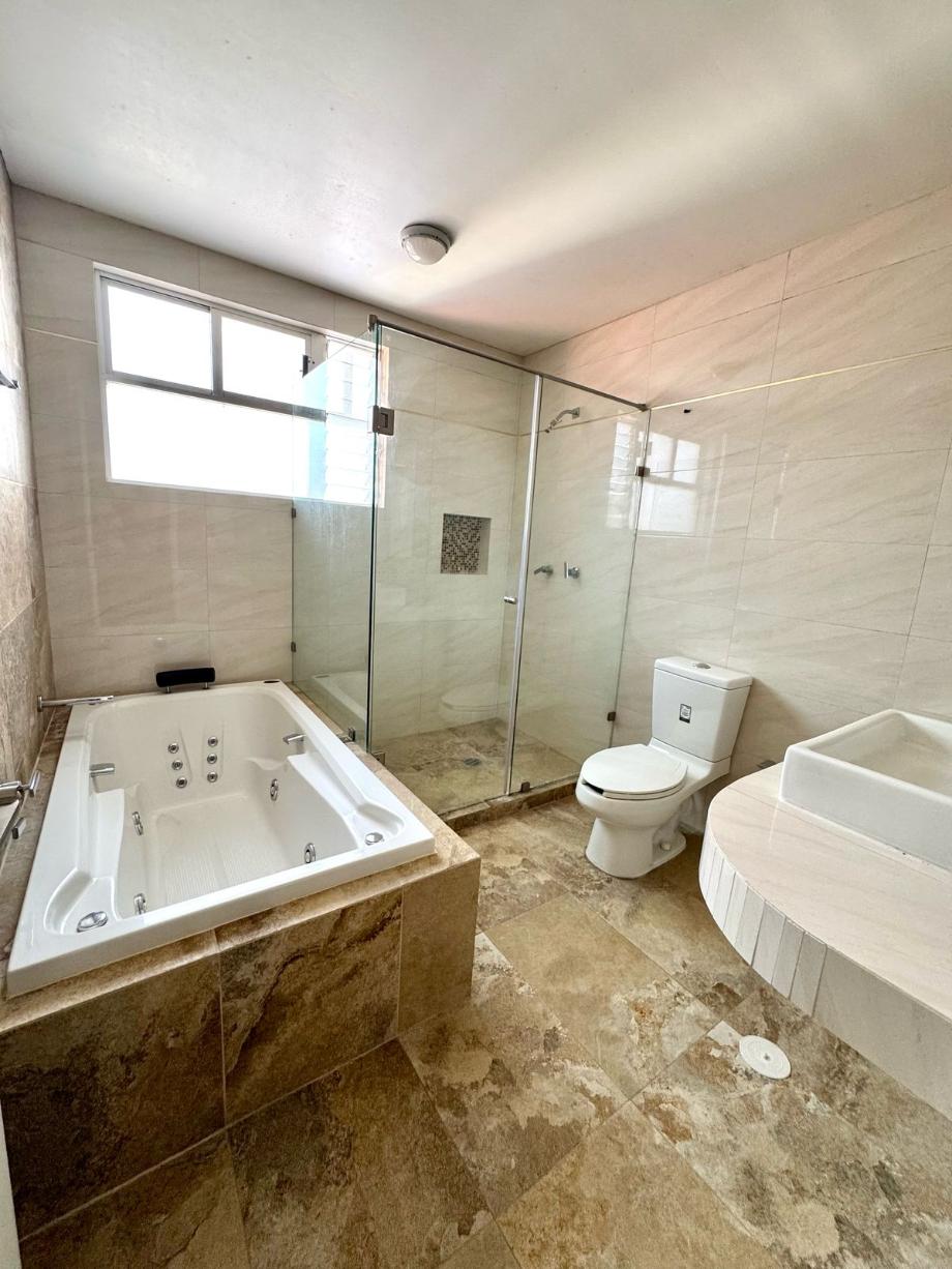 Metepec, Estado de México, 52148, Mexico, 4 Bedrooms Bedrooms, ,3 BathroomsBathrooms,Residential,For Sale,1721519
