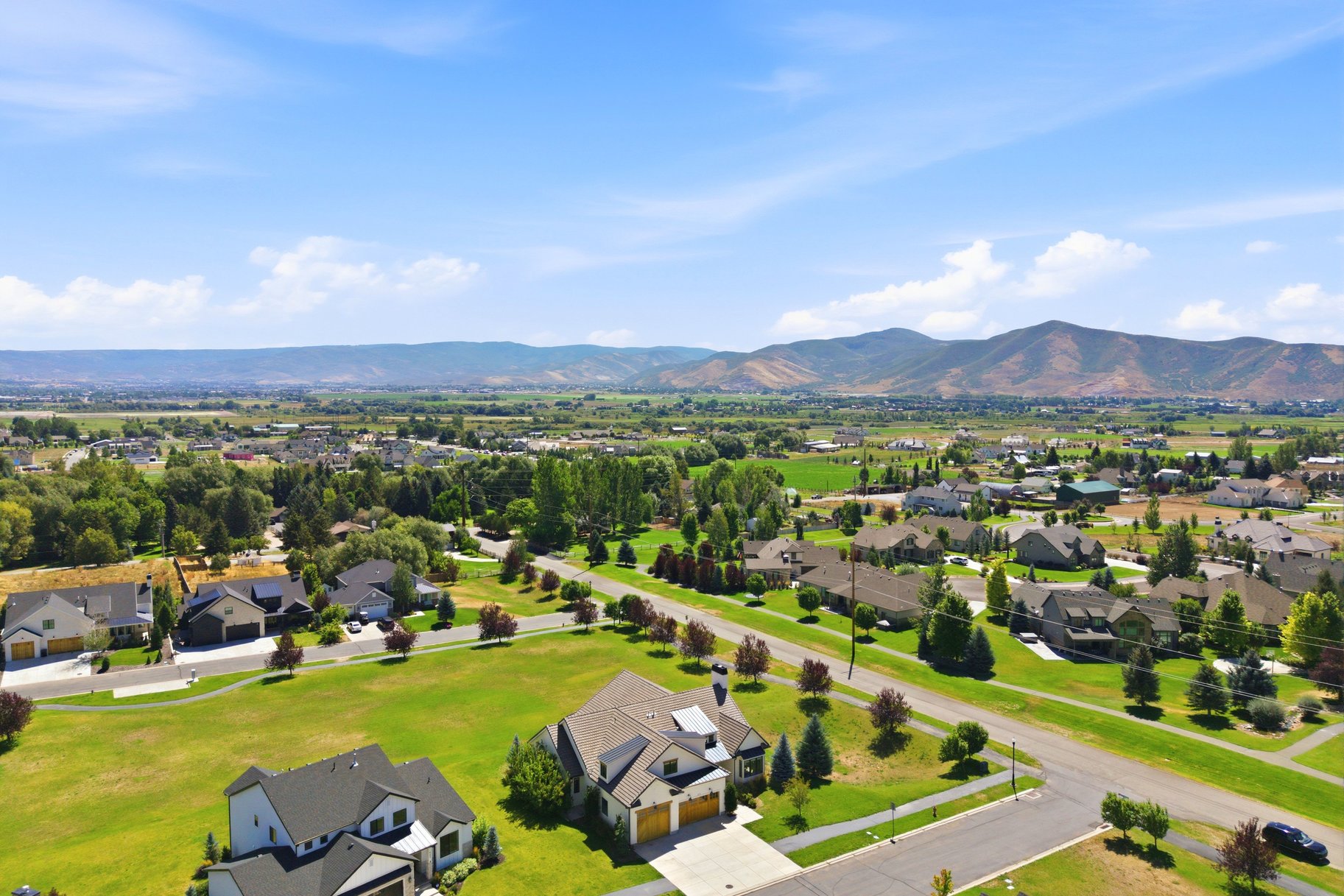  A RARE OPPORTUNITY TO COMBINE SMALL TOWN CHARM WITH MOUNTAIN RETREAT LUXURY - 物件實景