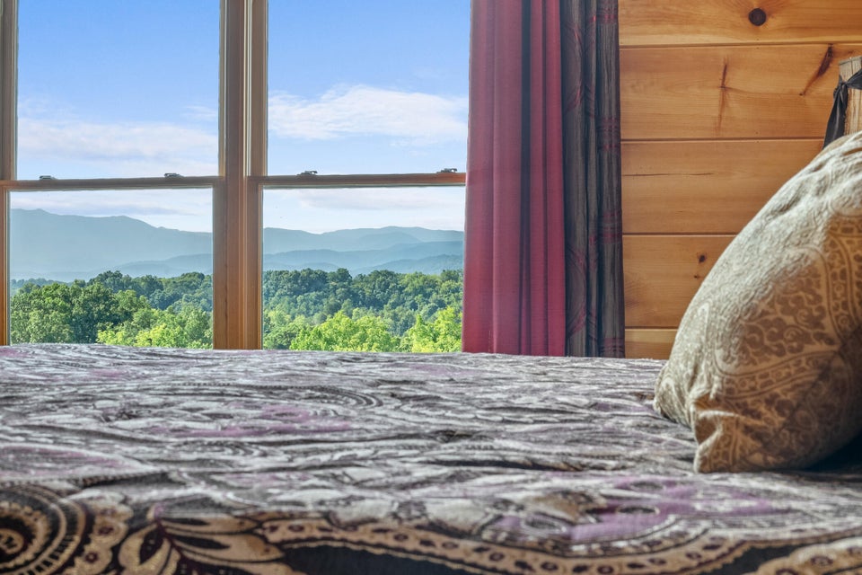 Sevierville, Tennessee, 37876, United States, 4 Bedrooms Bedrooms, ,6 BathroomsBathrooms,Residential,For Sale,1976346