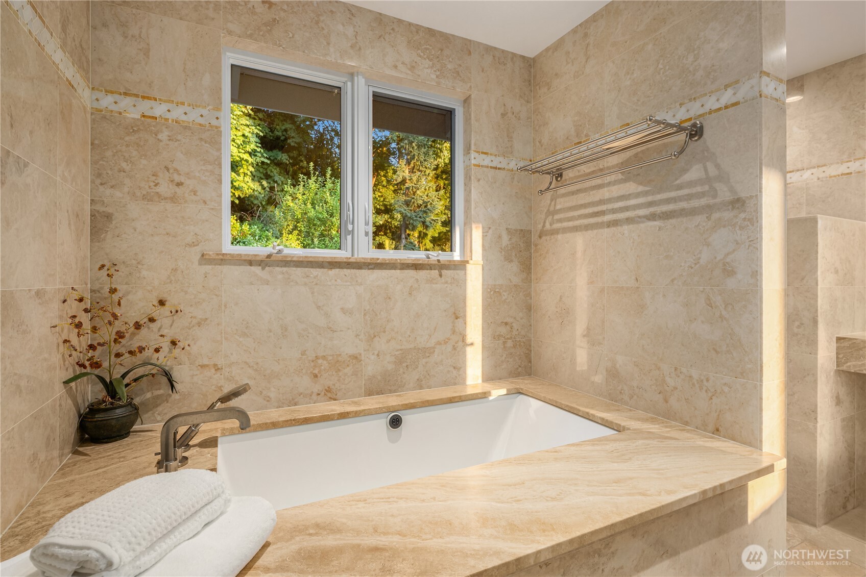 Mercer Island, Washington, 98040, United States, 4 Bedrooms Bedrooms, ,1 BathroomBathrooms,Residential,For Sale,1901418