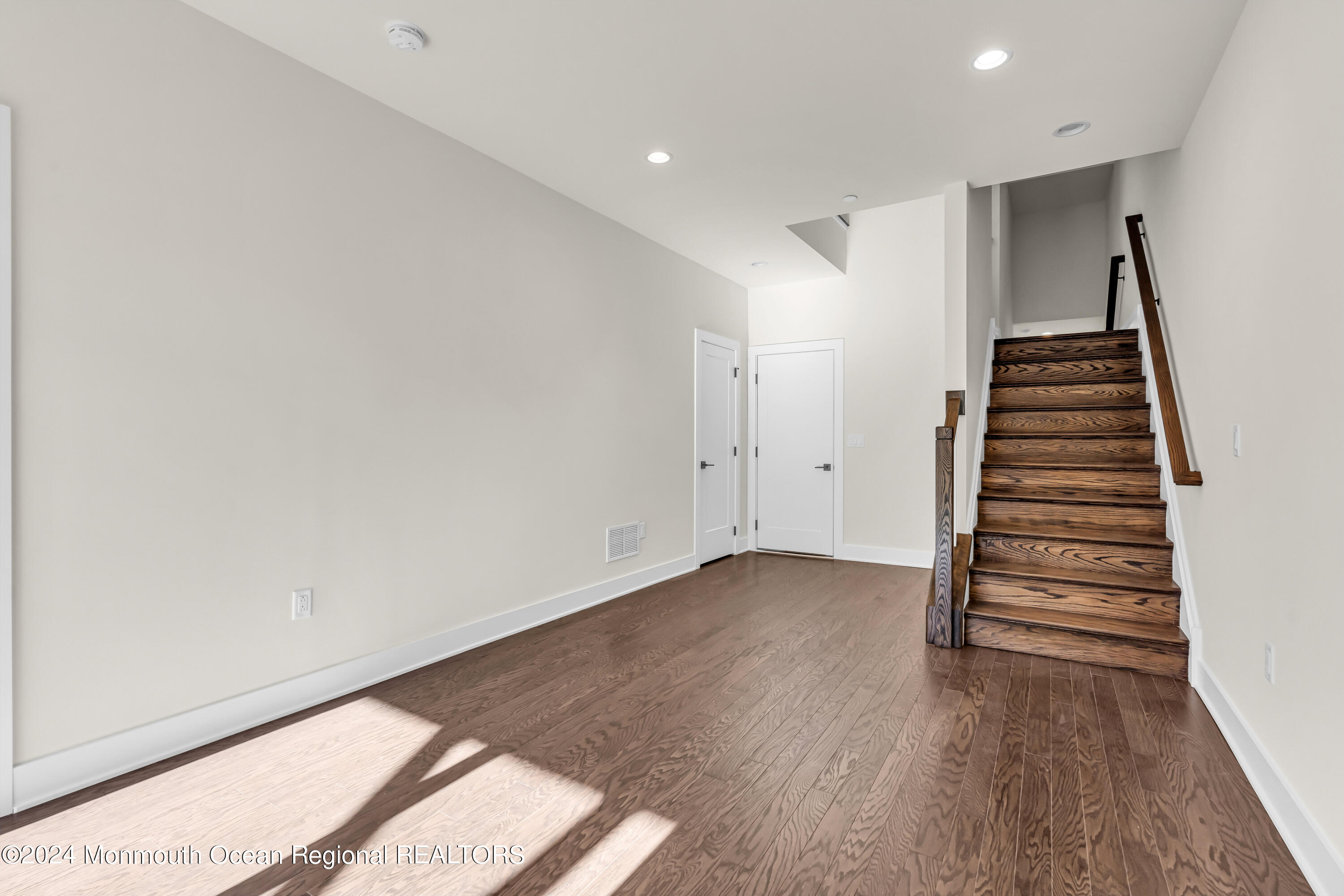 Middletown, New Jersey, 07748, United States, 4 Bedrooms Bedrooms, ,4 BathroomsBathrooms,Residential,For Sale,2001842